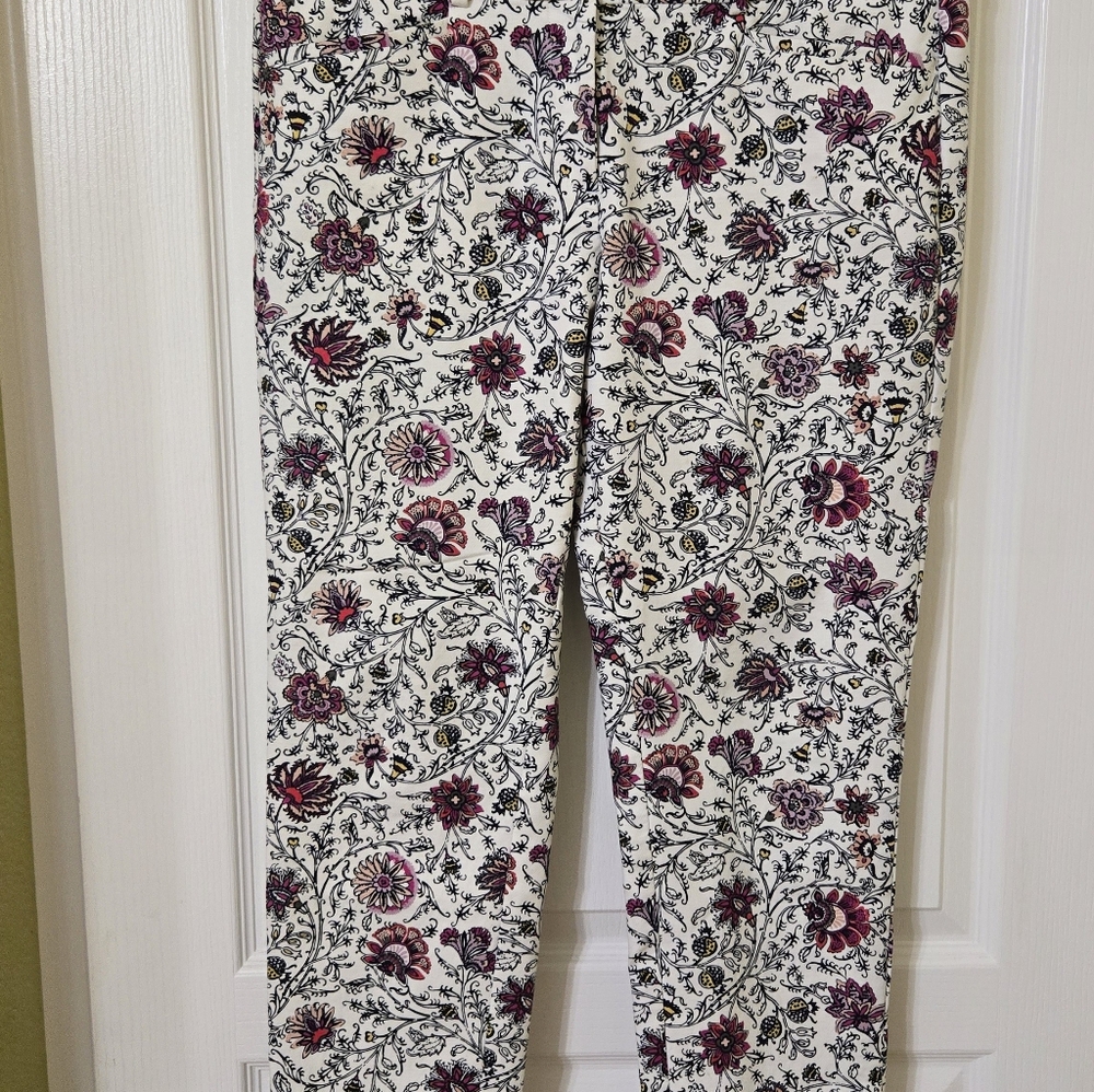 Floral Print Pants, LOFT Ankle Pants. Size 8, 25" Length. Cute half Pockets.